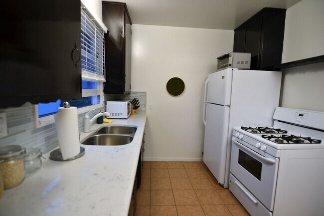 Photo - 12423 Chandler Blvd Apartment