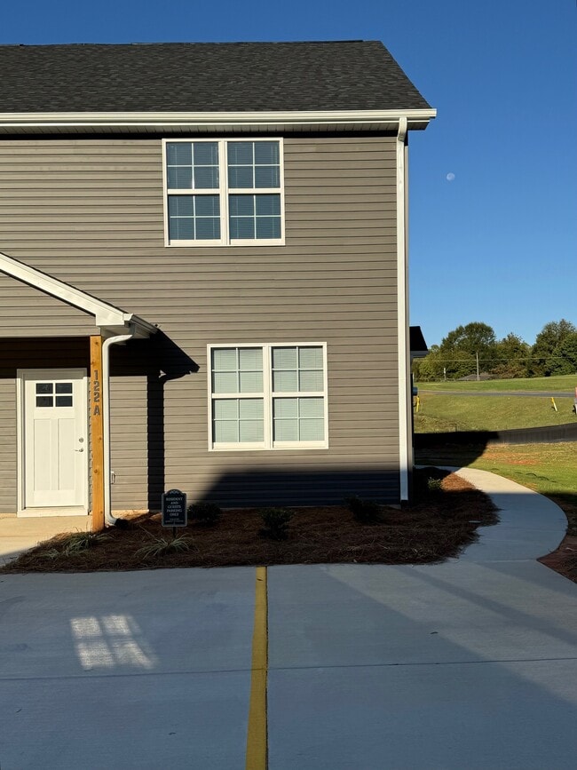 Photo - 122 Diver Dr Townhome