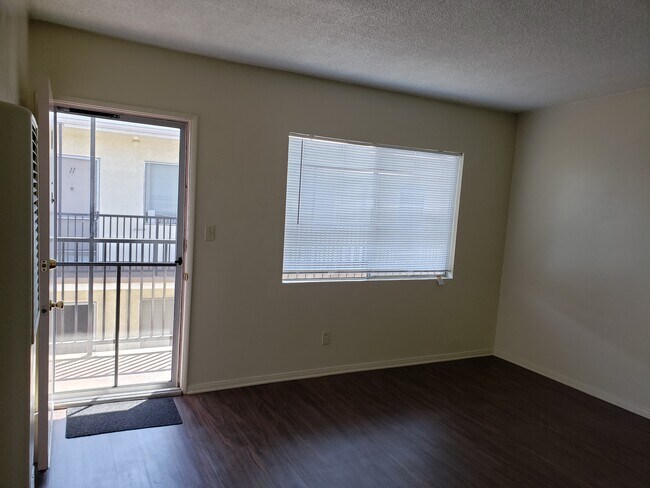 Sala de estar - 327 W Carson St