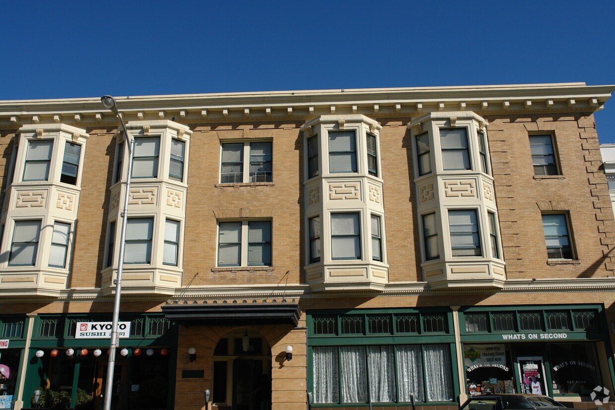 Building Photo - 213 E 2nd Ave