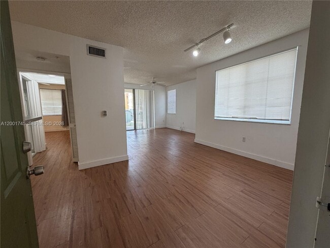 Building Photo - 2160 E Preserve Way