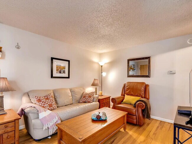 Foto del edificio - North Washington park one bedroom / one bath Apartment  for rent