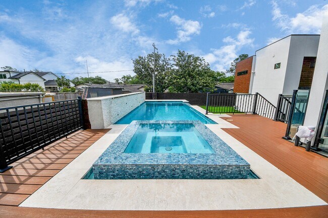 Foto del edificio - 5327 S Braeswood Blvd