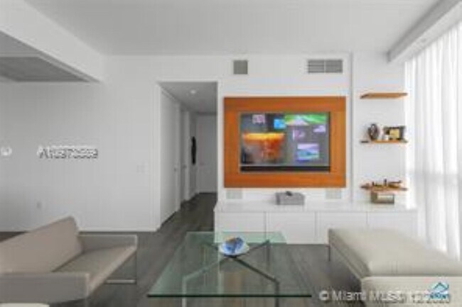 Building Photo - 1100 Biscayne Blvd