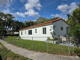Building Photo - 1500 SW 9th St