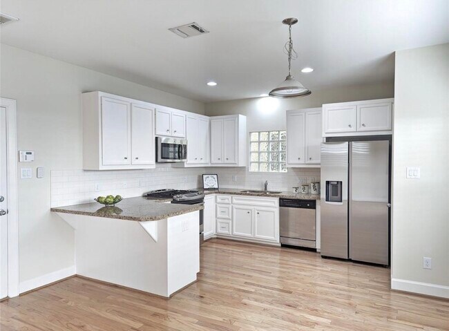 Foto del edificio - 3730 Main Poplar Dr