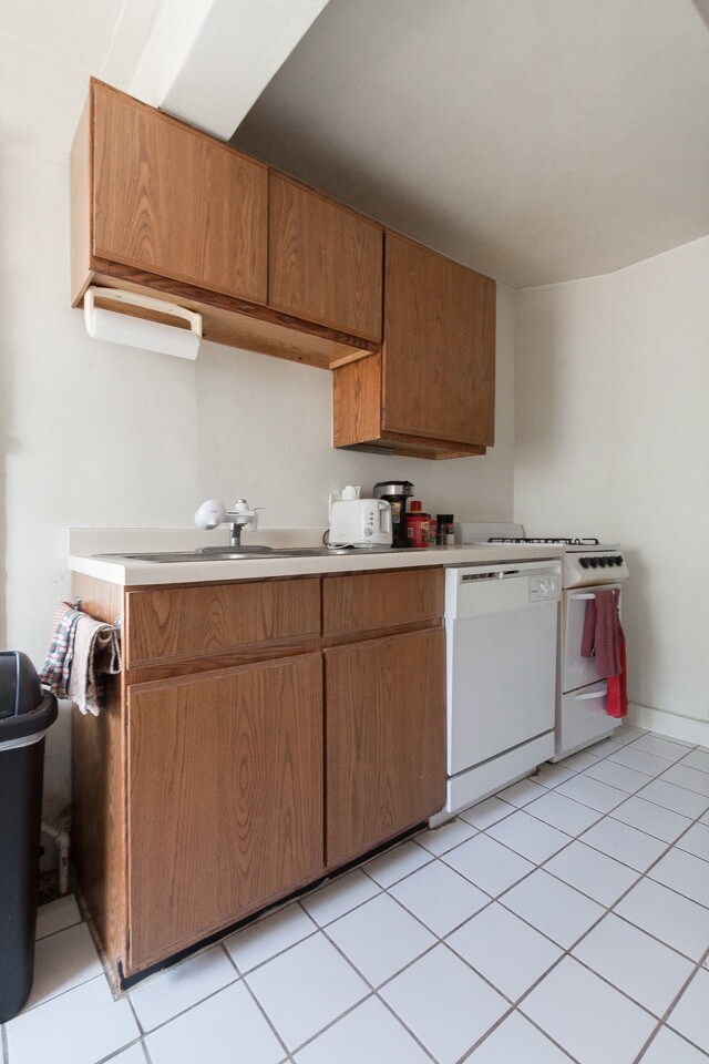 Building Photo - 140 E Gorham St