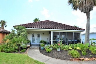 Building Photo - 278 Debbie Ln