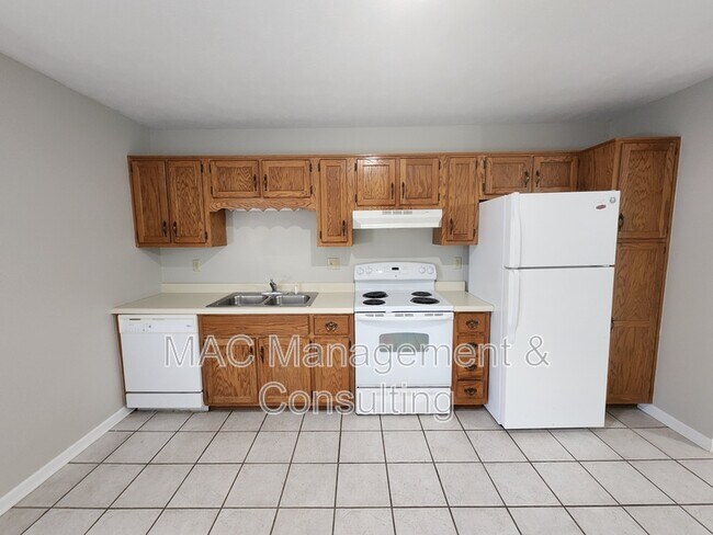 Building Photo - 978 N Franklin Ave