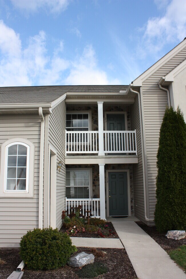 Foto del edificio - 2121 Shady Oak Dr