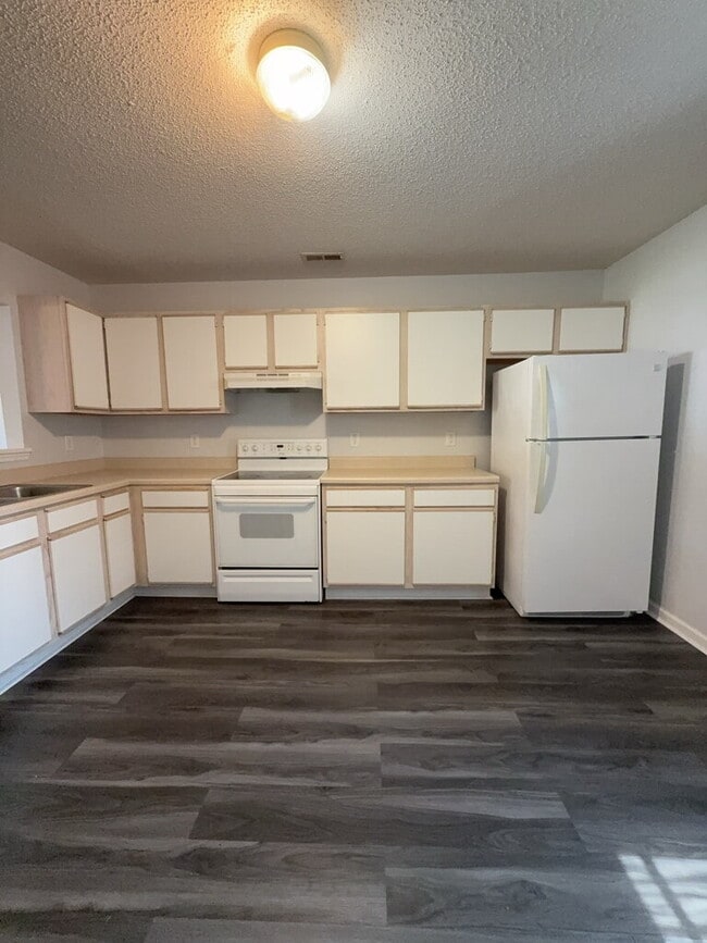 Building Photo - 807 Timberlake Trail