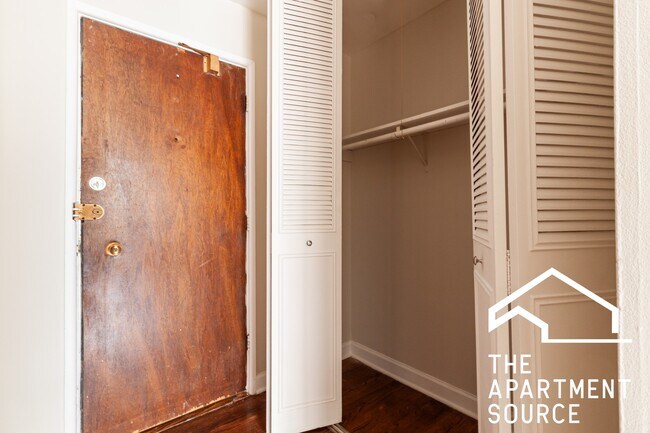 Foto del edificio - 6011 N Winthrop Ave