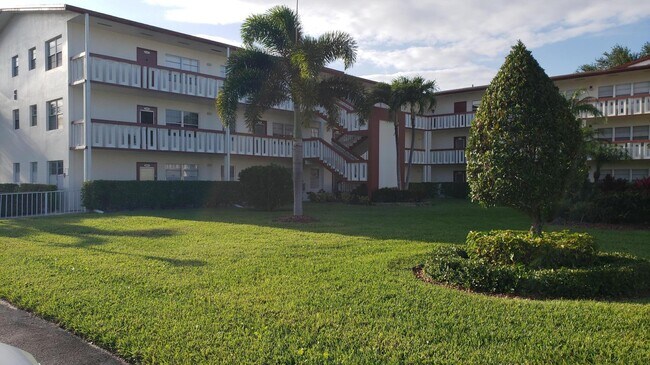 Building Photo - 312 Brighton H