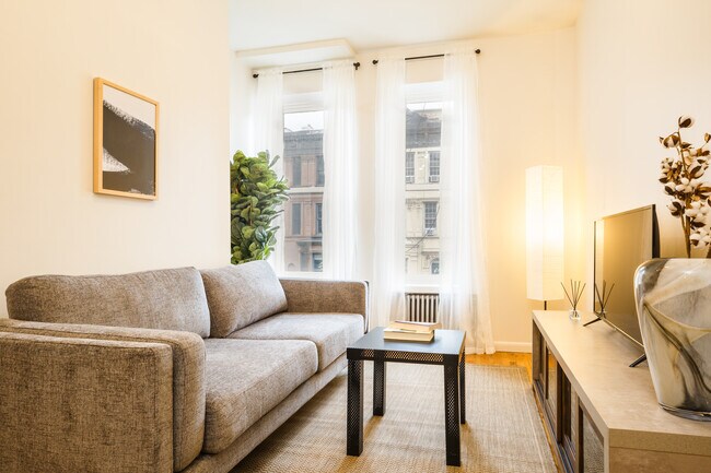 Building Photo - 57 W 85th St