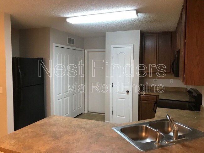 Foto del edificio - 7637 Melvin Rd