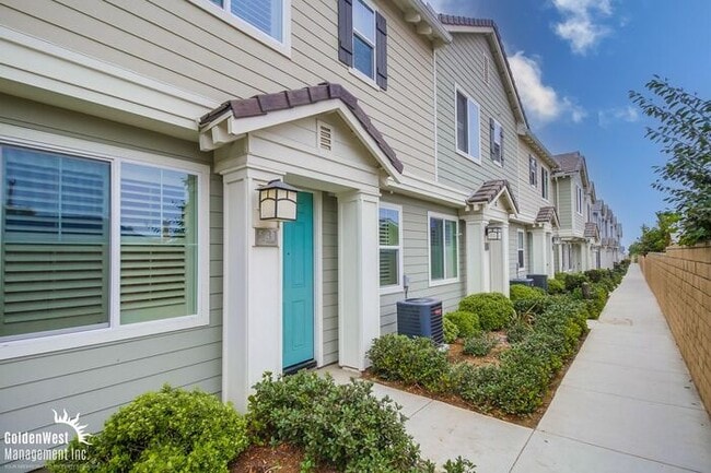 Foto del edificio - Stunning 3Bdm 2.5Ba Home in the Heart of I...