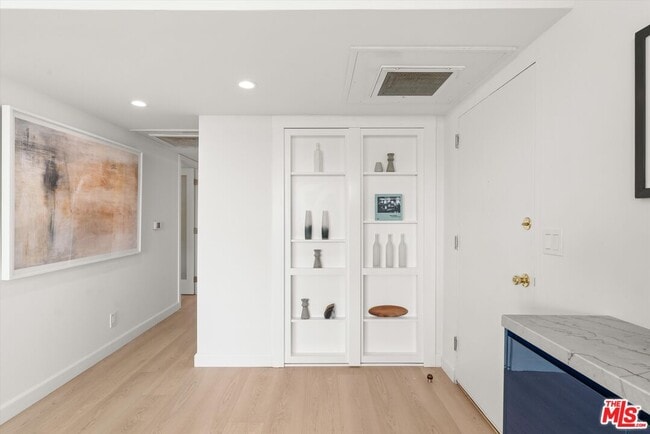 Building Photo - 10501 Wilshire Blvd