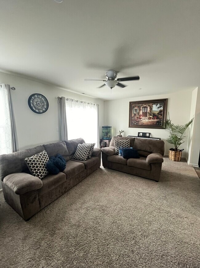 Building Photo - 3754 Bissel Dr