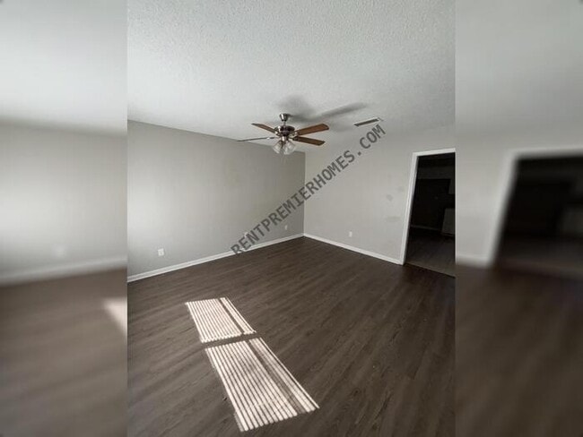 Building Photo - 1313 Ray Rd