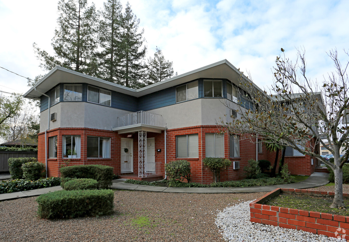 Primary Photo - 2515 Ryan Rd