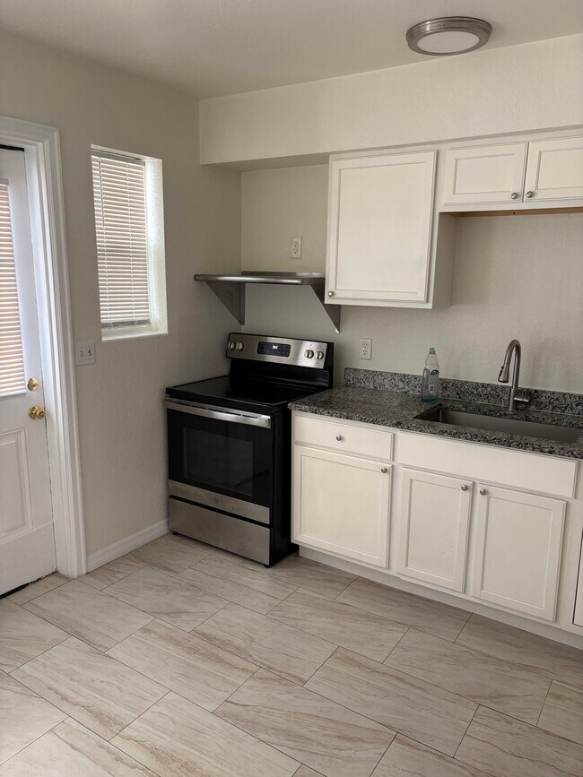 Photo - 740 N Grandview Ave Apartment