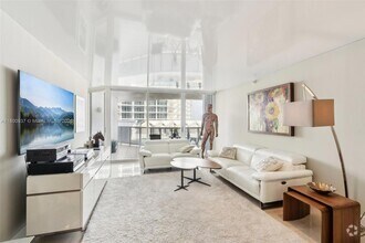 Building Photo - 16711 Collins Ave