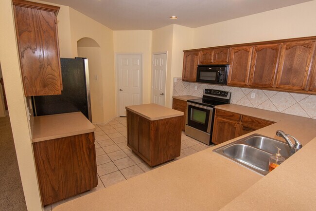 Building Photo - 1124 Hearthstone Dr