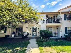 Building Photo - 5819 Rexford Dr