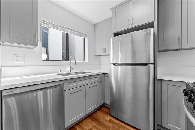 Foto del edificio - 448 W Windsor Rd