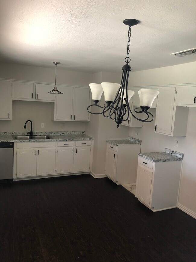 Foto del edificio - 409 N Cedar St