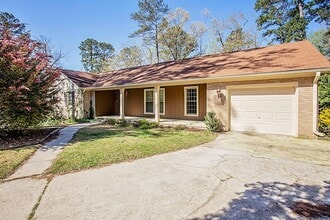 Building Photo - 104 McFadyen Dr