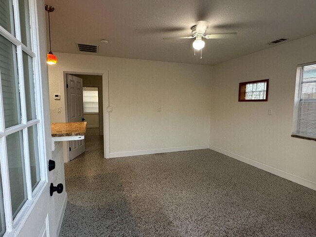 Building Photo - 124 146th Ave E