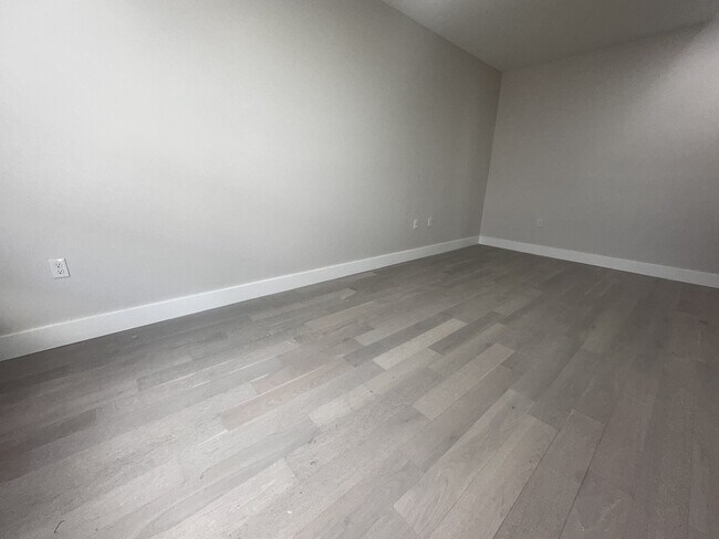 Foto del edificio - 425 Border Street