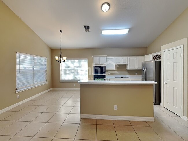 Building Photo - 14 Sweetwood