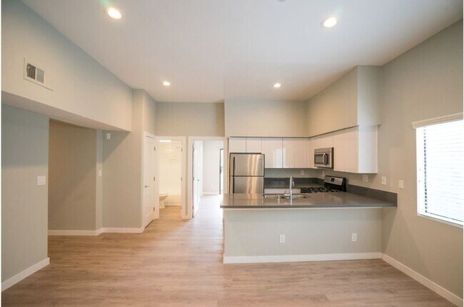 Foto del edificio - 3426 1st St