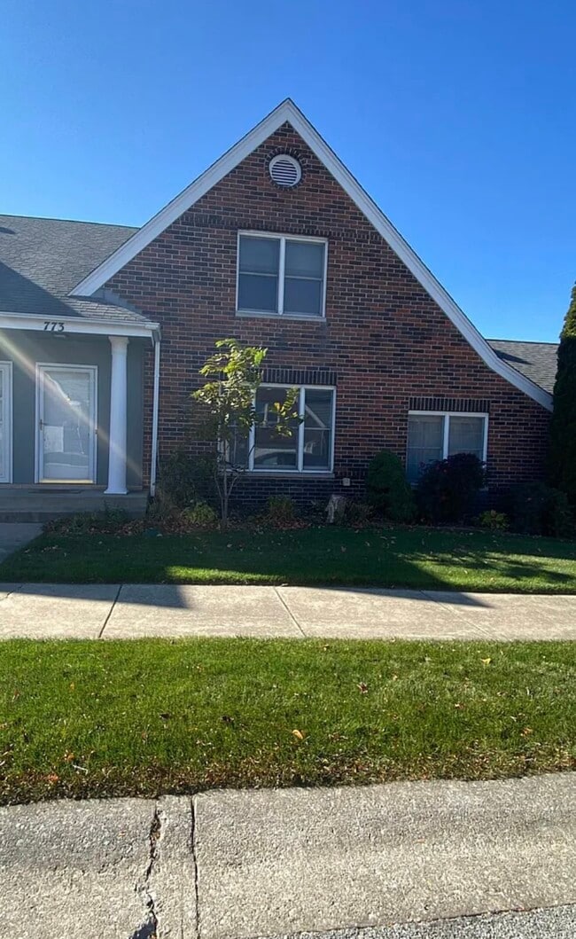 Building Photo - 773 Kenmare Pkwy