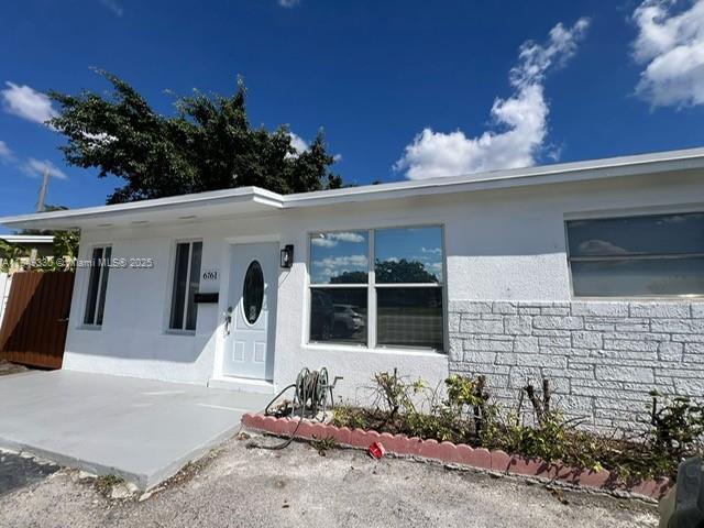 Foto principal - 6761 Sheridan St