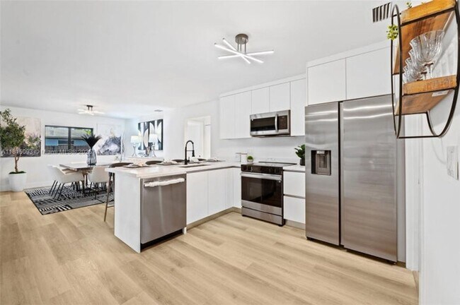 Foto del edificio - 679 SW 17th Ct