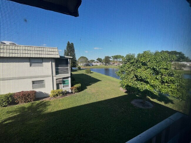 Foto del edificio - 88 Monaco Ct