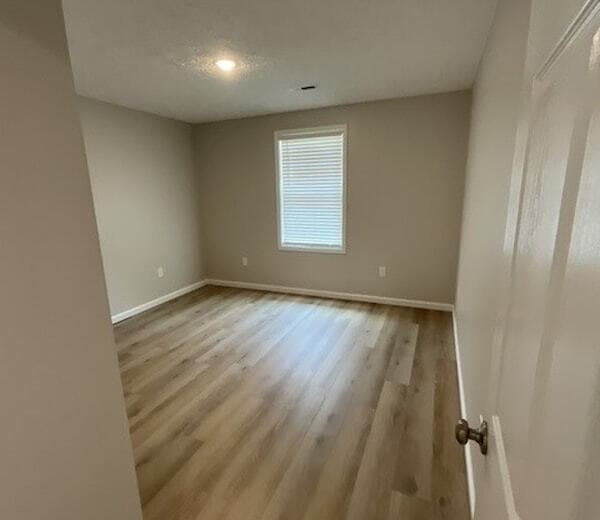 Building Photo - "Charming 2-Bed, 2-Bath Retreat with 1154 ...