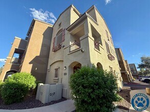 Building Photo - 900 S 94th St