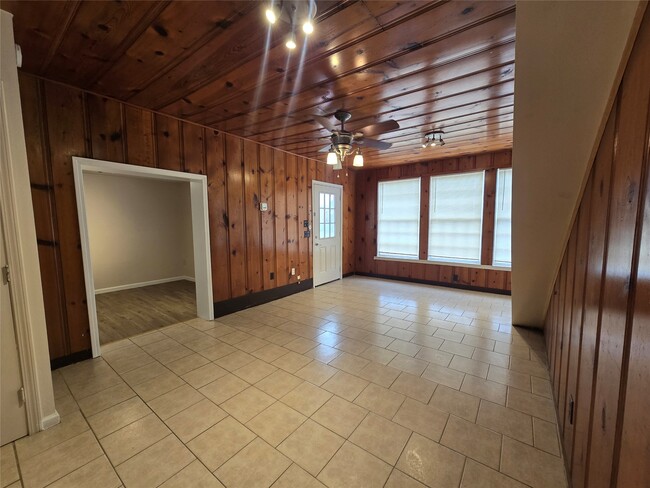 Building Photo - 5712 Maco St