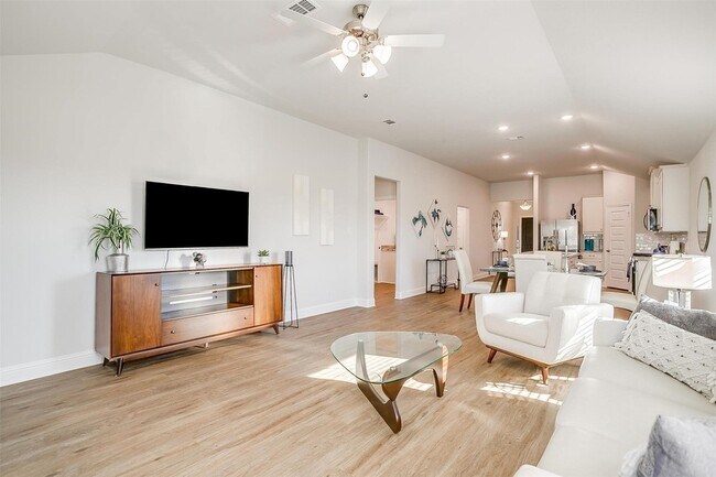 Building Photo - 6618 Ellesmere Dr