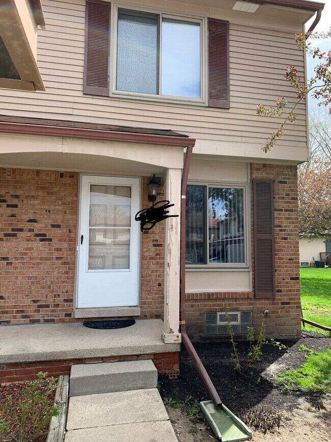 Foto del edificio - 16930 Kingsbrooke Dr
