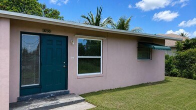 Building Photo - 3733 Kirk Rd