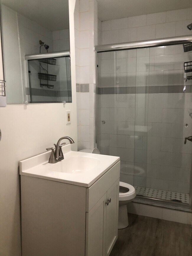 Bathroom - 471 Manor St