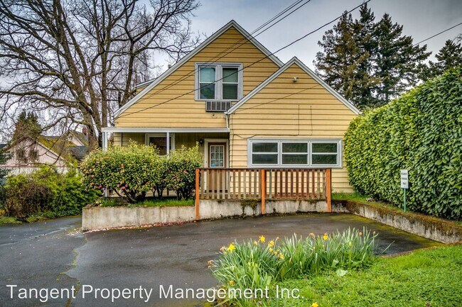 Foto del edificio - 6315 E Burnside St