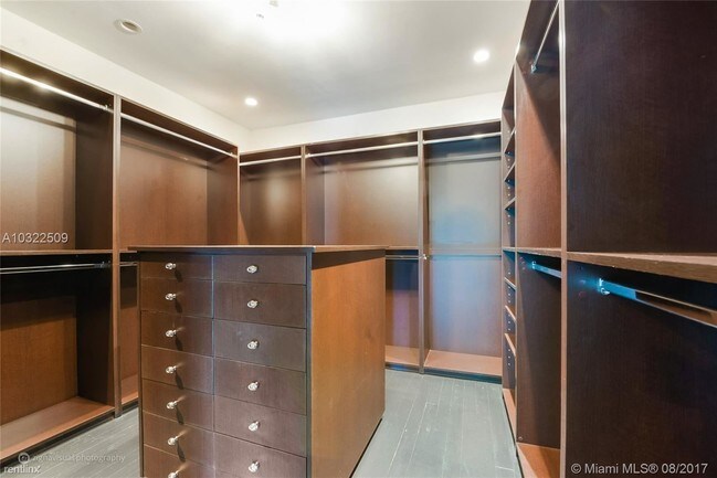 Foto del edificio - 3608 Saint Gaudens Rd