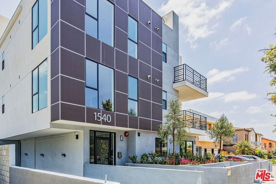 Photo - 1540 S Hayworth Avenue Unit 203