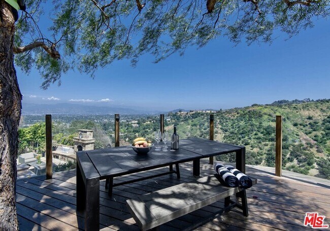 Building Photo - 3854 Beverly Ridge Dr
